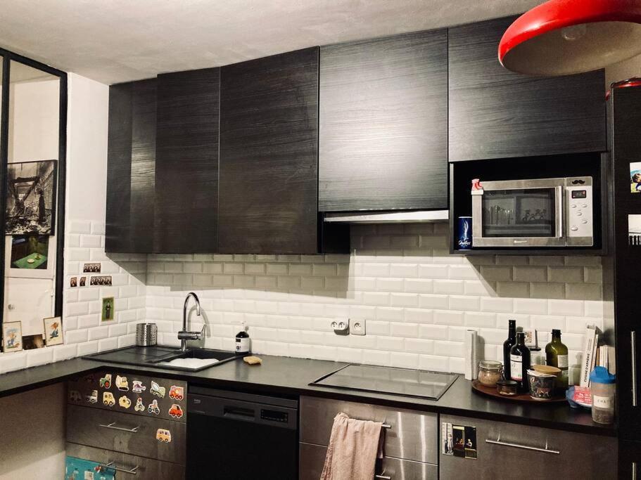 Paris : Appartement Familial Avec Parking Prive Clichy Exterior photo