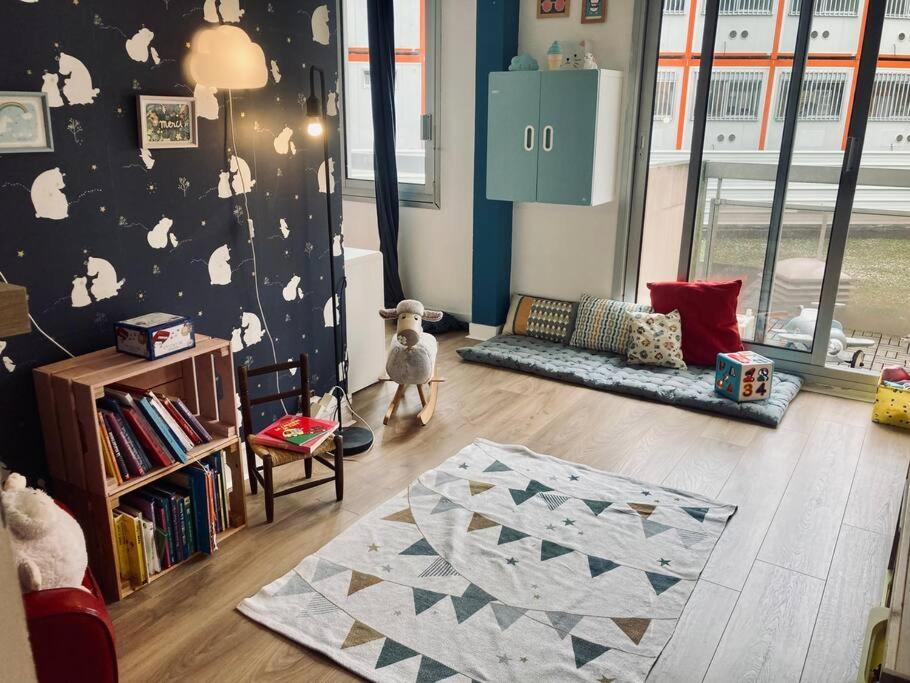 Paris : Appartement Familial Avec Parking Prive Clichy Exterior photo