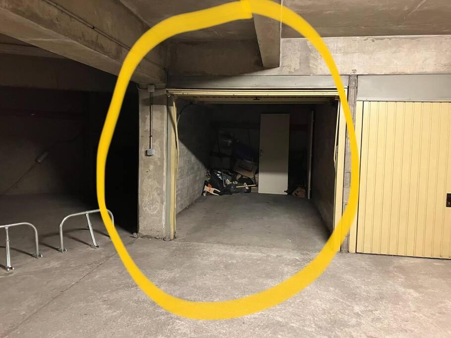 Paris : Appartement Familial Avec Parking Prive Clichy Exterior photo